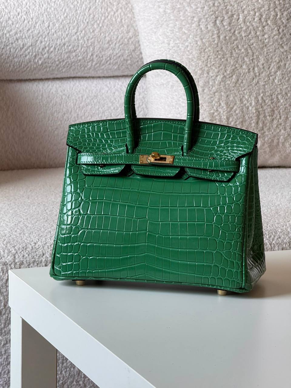 Hermes birkin croc 25cm💕master quality😍


with box❤️
🎁🎁🎁

780 dhs🪙🌨️

Zain52
♥️♥️♥️