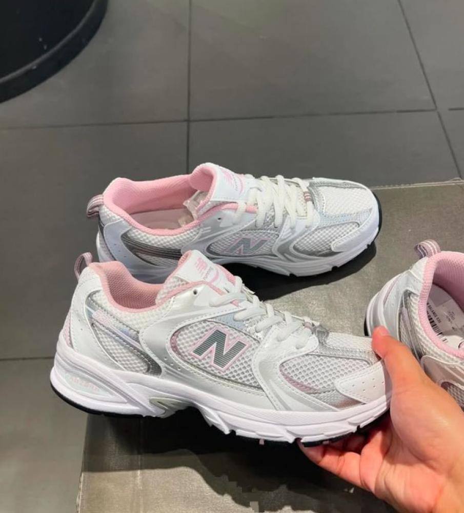 NEW BALANCE
☘️ *SIZE  36  to 41 ☘️                                                                                                       
150 dhs💓

Zain224
♥️♥️♥️