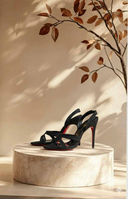 Christian Louboutin
🍁 *SIZE:  36 TO 41*🍁

230 dhs🪙🌺

Zain224
♥️♥️♥️