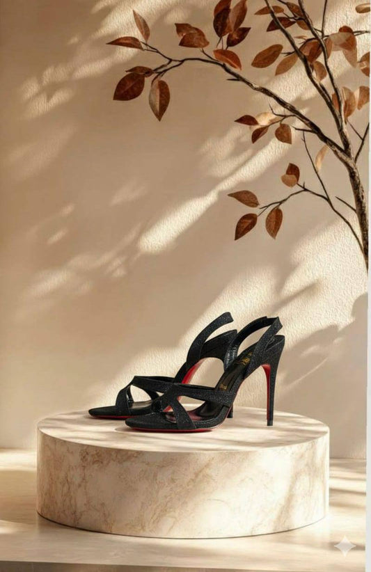 Christian Louboutin
🍁 *SIZE:  36 TO 41*🍁

230 dhs🪙🌺

Zain224
♥️♥️♥️