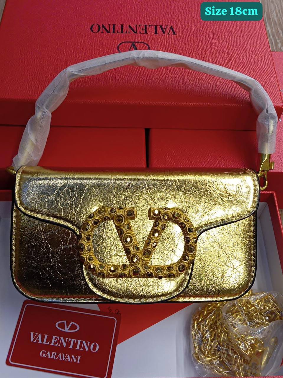 Valentino
Good quality 
with box 
🎁🎁🎁

100 dhs✅

Zain186
♥️♥️♥️