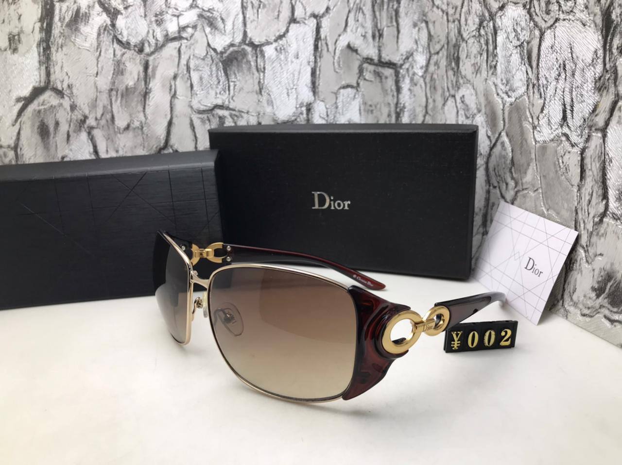 Ladies sunglasses 
70 dhs✅

Zain126
♥️♥️♥️