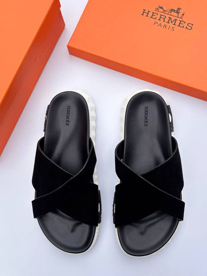 Hermes  
120 dhs🪙🌨️
Size 40-45

Zain55
♥️♥️♥️