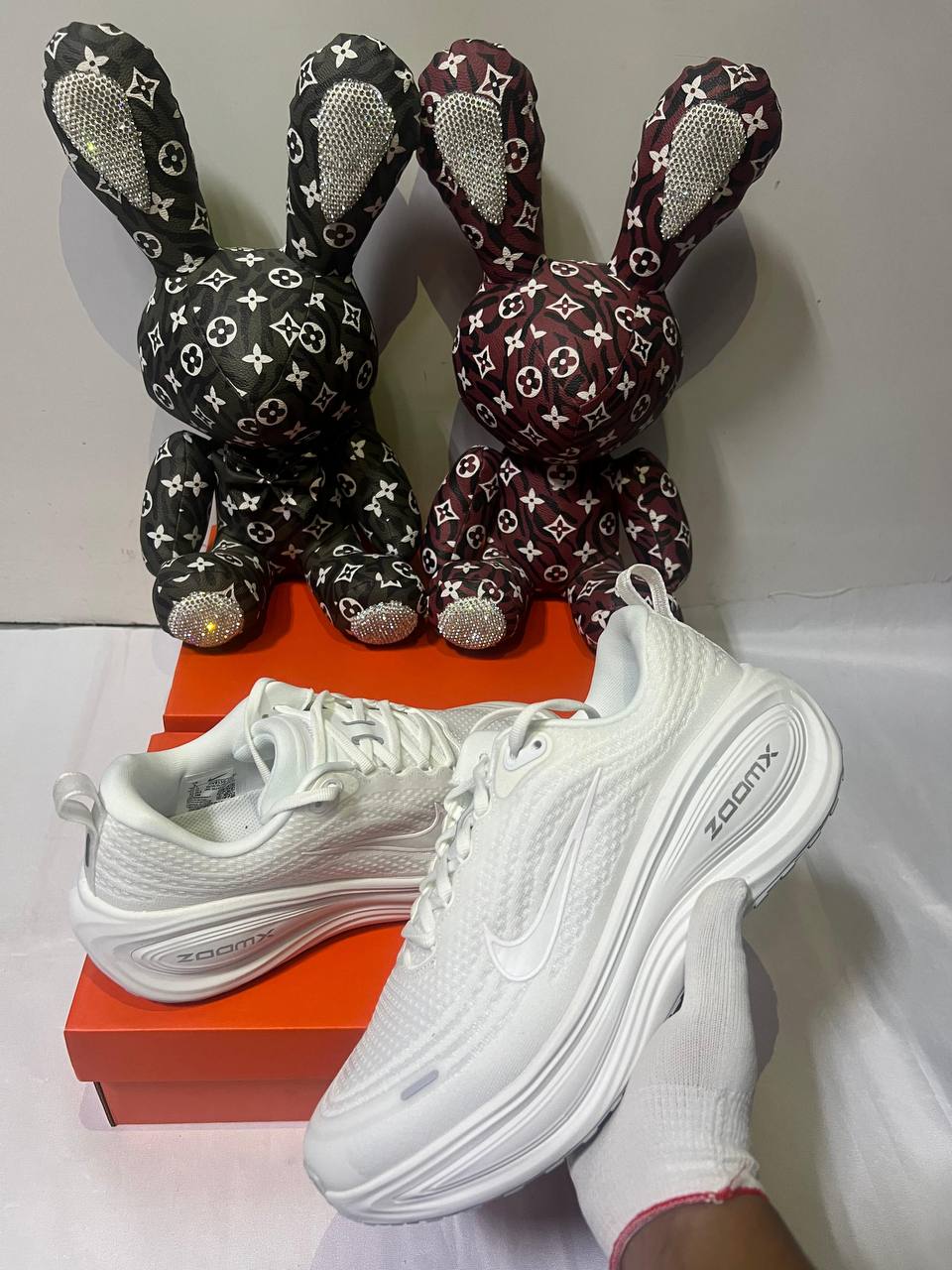 Nike Vomero Plus ‘ white 💨

36-45 AVAILABLE 😇

220 dhs✅

Zain242
♥️♥️♥️