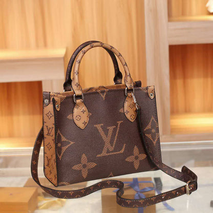 LV
Best quality 

with box’s🎁

90 dhs✅
size 26 cm

Zain290
♥️♥️♥️