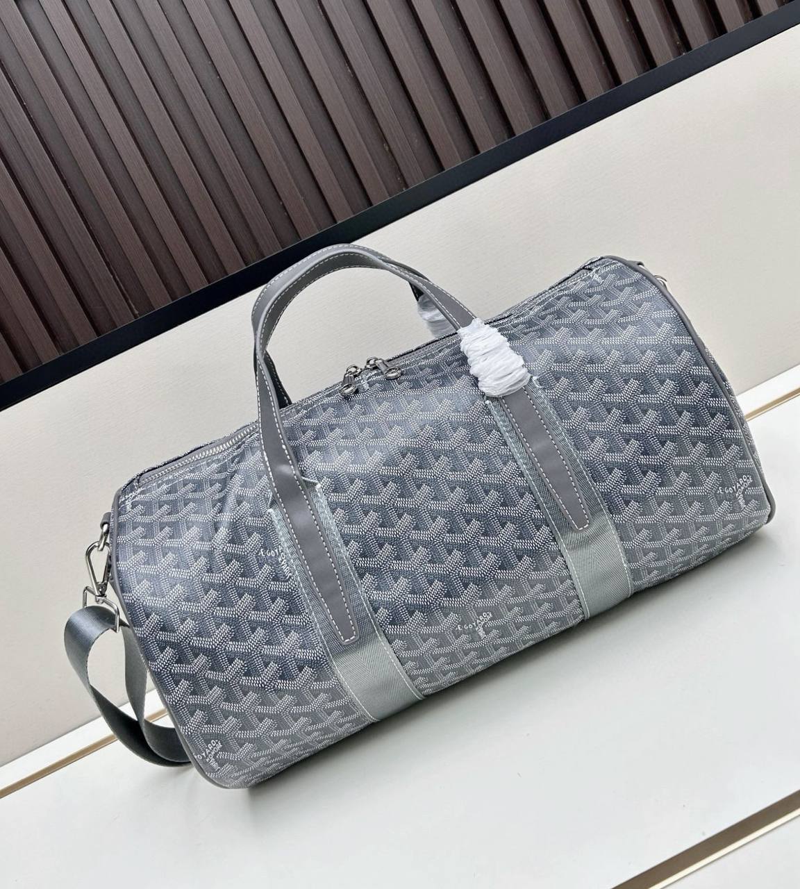 GOYARD TRAVELING BAG
 GOOD QUALITY 
120 dhs🪙🖤
40CM

Zain39
♥️♥️♥️