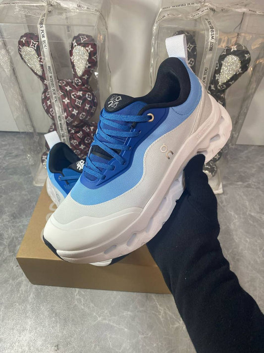 LOEWE PRE-LOVED x On Cloudtilt 2.0 running ‘Blue and White’💙🤍
36-45 AVAILABLE 🤩
220 dhs✅

Zain242
♥️♥️♥️
