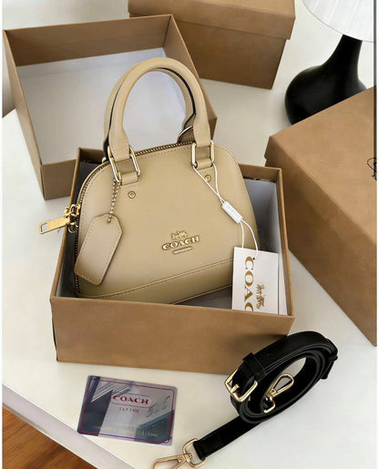 Coach
105 dhs❣️
SIZE：20cm
High-quality 

with box
🎁🎁🎁

Zain35
♥️♥️♥️