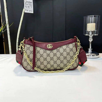 GUCCI 
NEW CAME GOOD QUALITY 
WITH BOX 
🎁🎁🎁

90 dhs❣️
SIZE: 25cm

Zain39
♥️♥️♥️