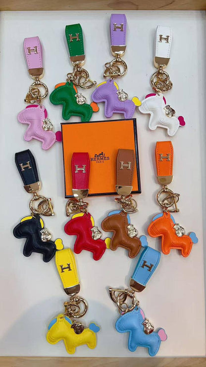 Key chain 🔥*
Master quality 💯
With normal boxes 📦 
35 dhs🪙🌨️
With master box 🗃️ 
50 dhs🪙🌨️

Zain216
♥️♥️♥️