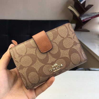 Coach 
Wallets Master
125 dhs💓

Zain248
♥️♥️♥️