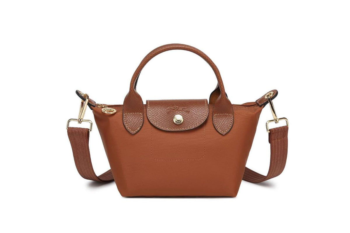 NEW CAME 
LONG CHAMP 
BAG 

GOOD QUALITY 
55 dhs🇦🇪🇦🇪

SIZE: 25-12-9cm
Zain40
♥️♥️♥️