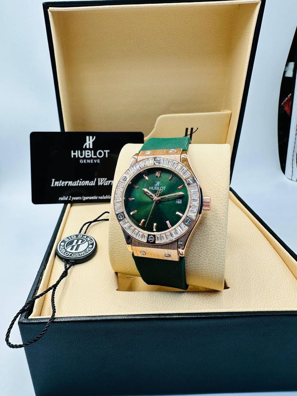 Hublot ladies 
75 dhs🇦🇪🇦🇪

Zain08
♥️♥️♥️