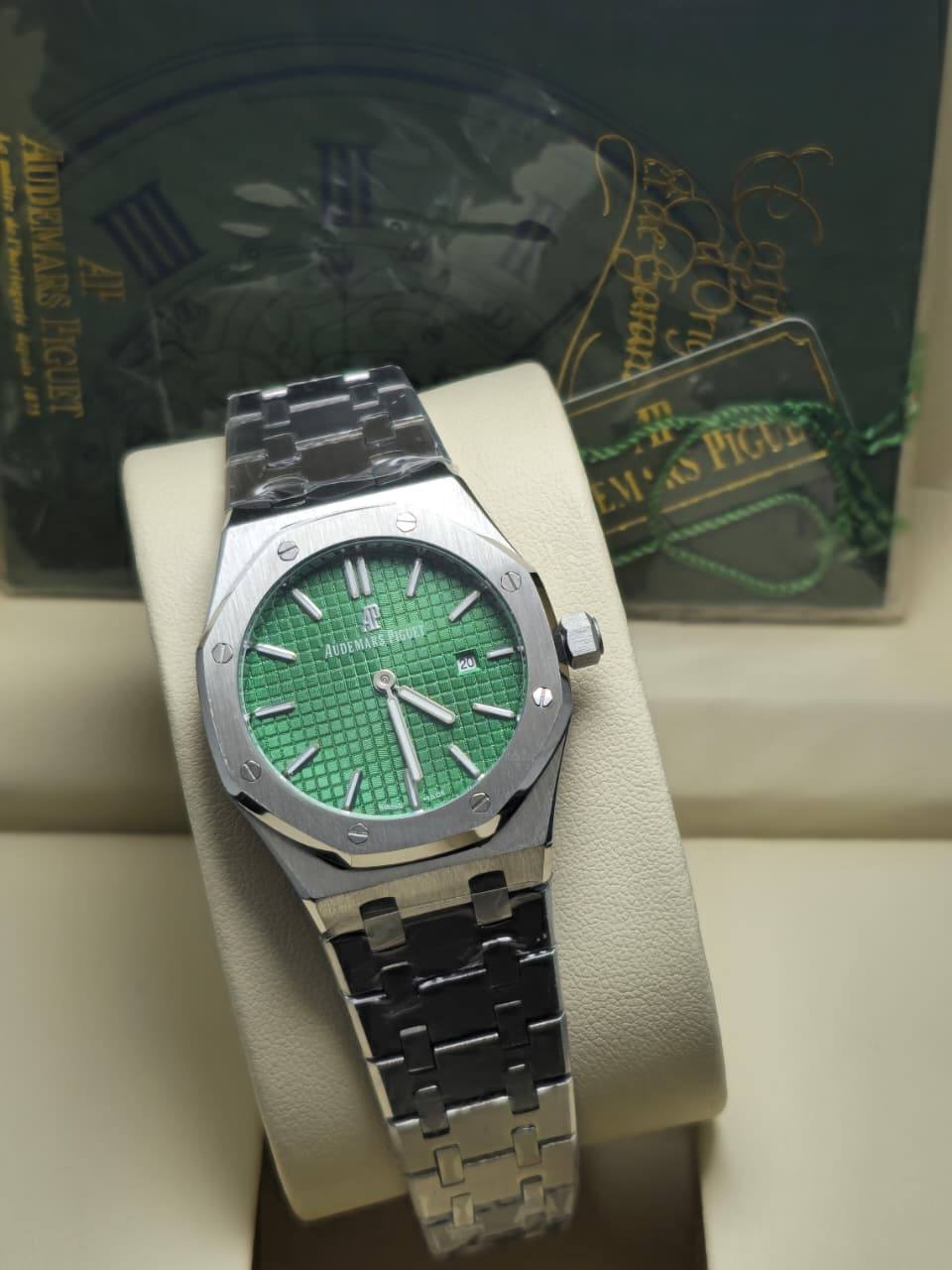 Ap Ladies 
Good quality
210 dhs🪙💚
*Battery*

Zain29
♥️♥️♥️