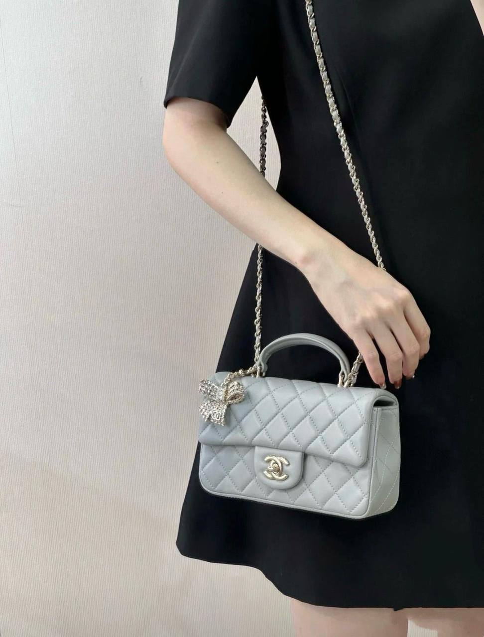 Chanel Master
20cm🥰 
330 dhs💓

Zain228
♥️♥️♥️