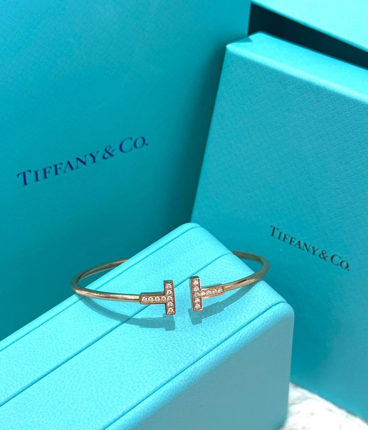 Tiffany Bangle
Master quality 

55 dhs🇦🇪🇦🇪

 normal box 📦

Zain48
♥️♥️♥️