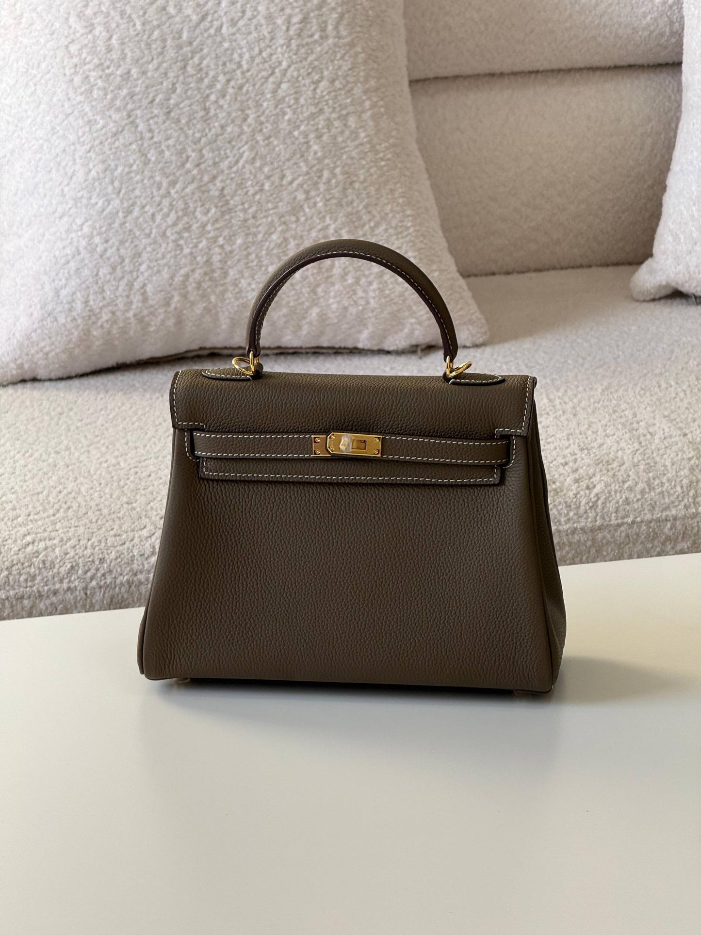 Hermes kelly togo 25cm 💕master quality😍with box❤️
400 dhs🪙🌨️

Zain52
♥️♥️♥️