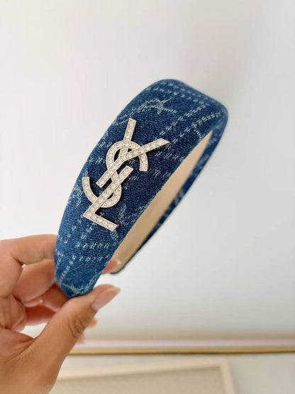 *Headband 😍*
good quality 💯
With paper bag🛍️
20 dhs🇦🇪🇦🇪

With master box 📦 
40 dhs🇦🇪🇦🇪

Zain216
♥️♥️♥️