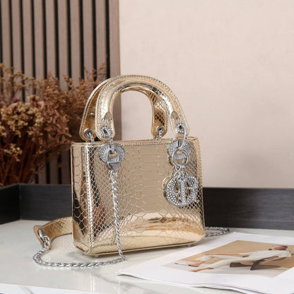LADY DIOR NEW CAME HIGH QUALITY WITH BOX 
150 dhs🇦🇪🇦🇪

Zain295
♥️♥️♥️
