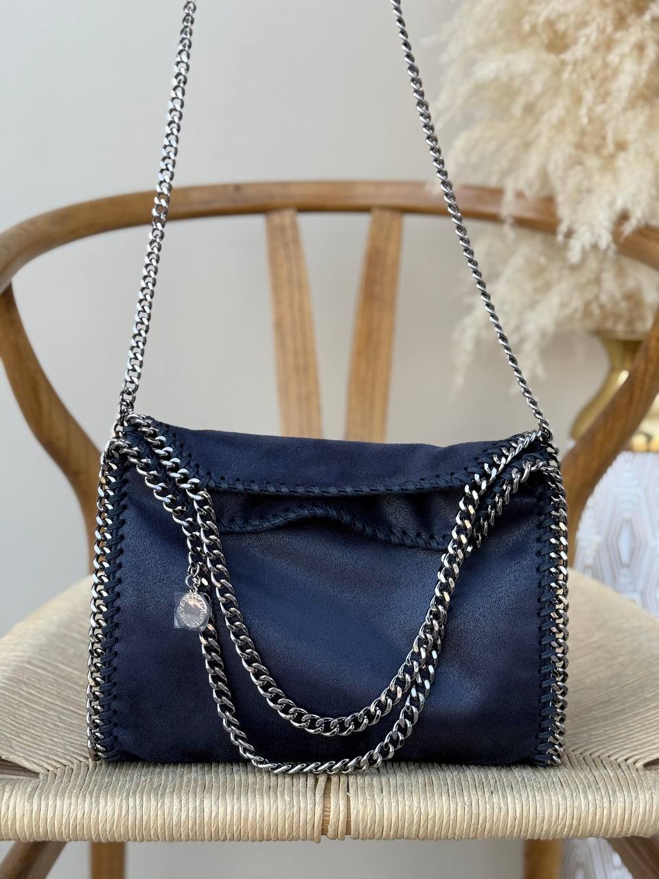 STELLA McCARTENY
25cm
350 dhs✅
Top quality

Zain167
♥️♥️♥️