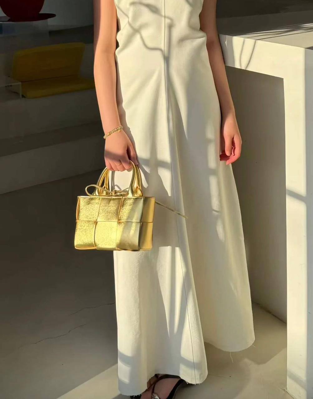 BOTTEGA 
GOOD QUALITY  

WITH BOX
🎁🎁🎁

110 dhs✅

Zain39
♥️♥️♥️