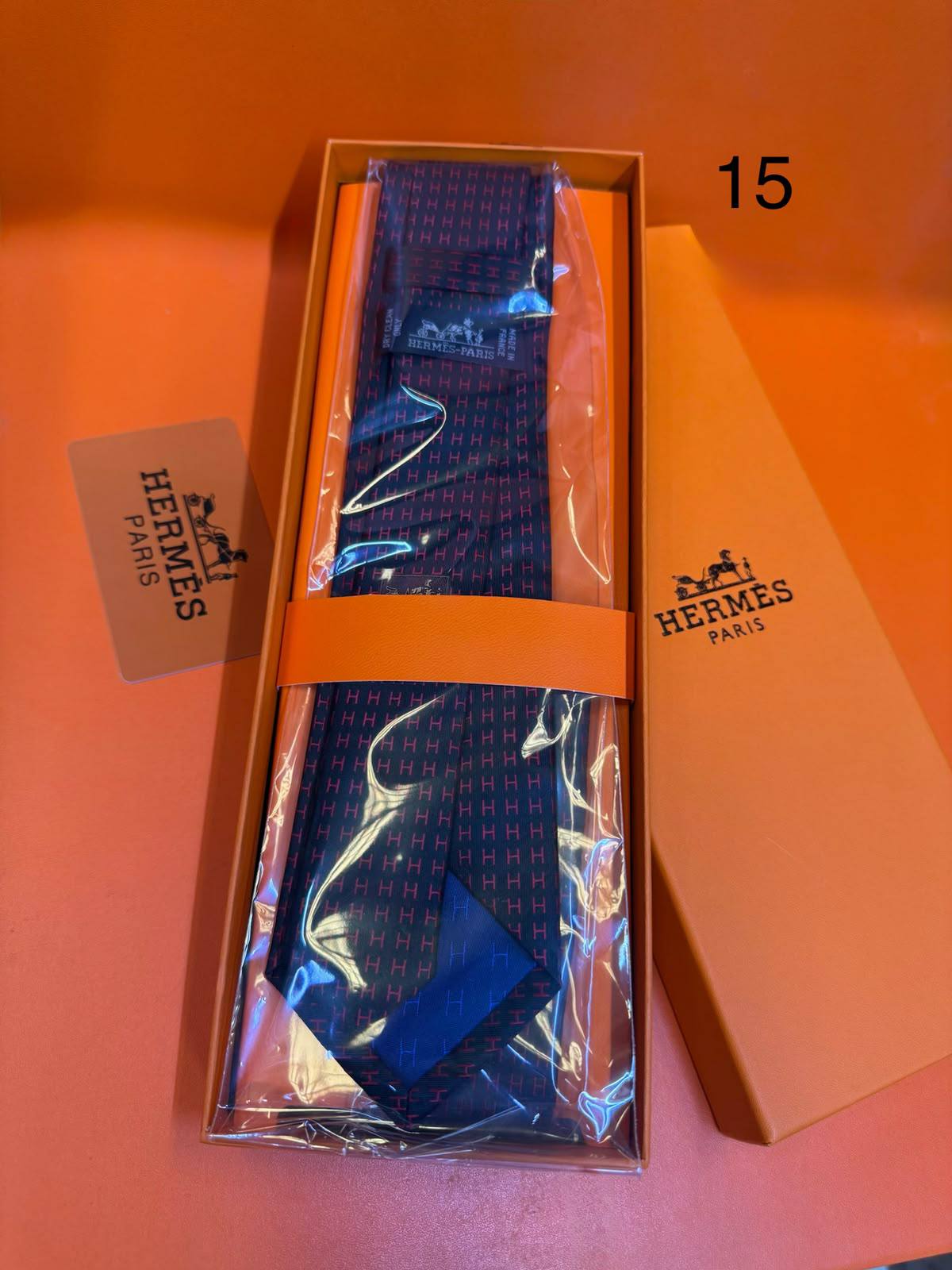 Hermes
Gucci
LV
Dior

Withbox

75 dhs🇦🇪🇦🇪

Zain93
♥️♥️♥️