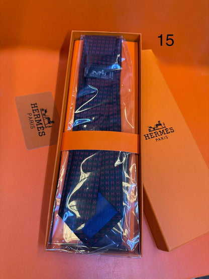 Hermes
Gucci
LV
Dior

Withbox

75 dhs🇦🇪🇦🇪

Zain93
♥️♥️♥️
