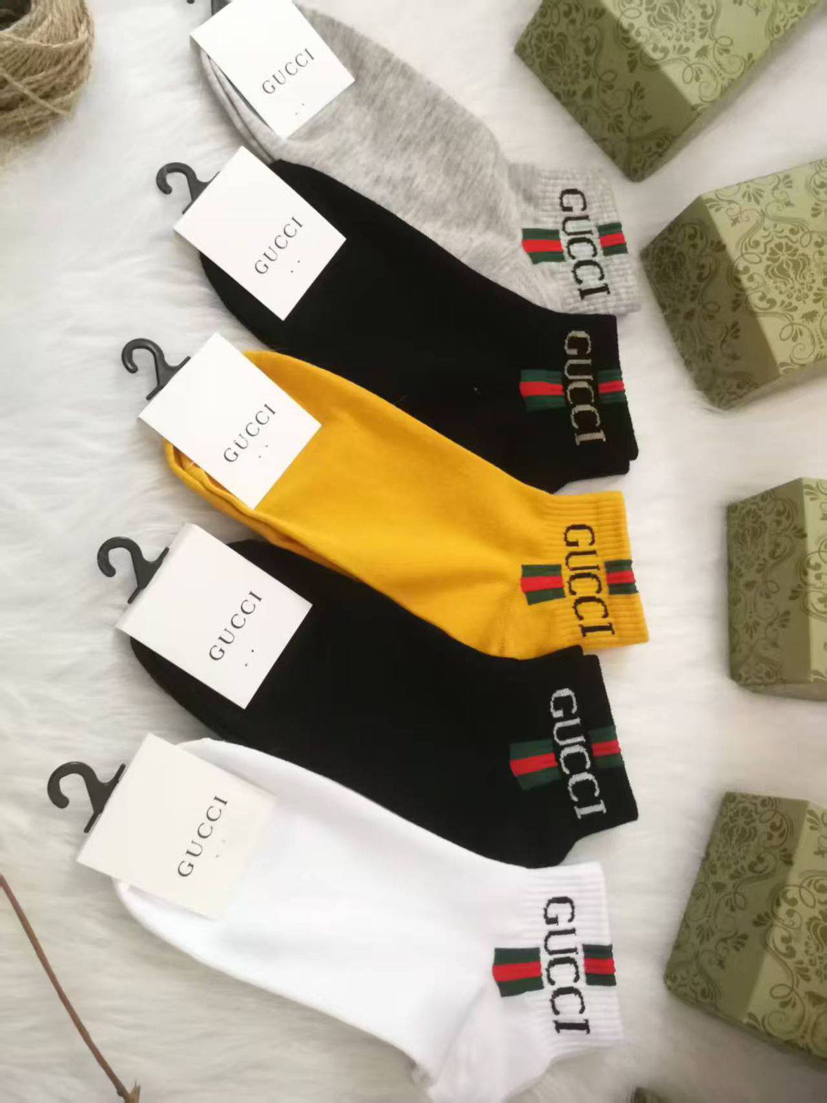 SOCKS 🆕
45 DHS💓
WITH GOOD BOX 📦

Zain28
♥️♥️♥️