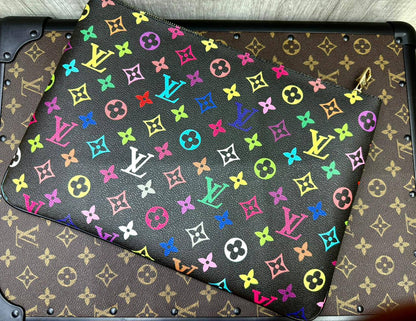 LV Clutch Bag
Size ：23CM  

80 dhs🪙🌨️

withbox
🎁🎁🎁

Zain04
♥️♥️♥️