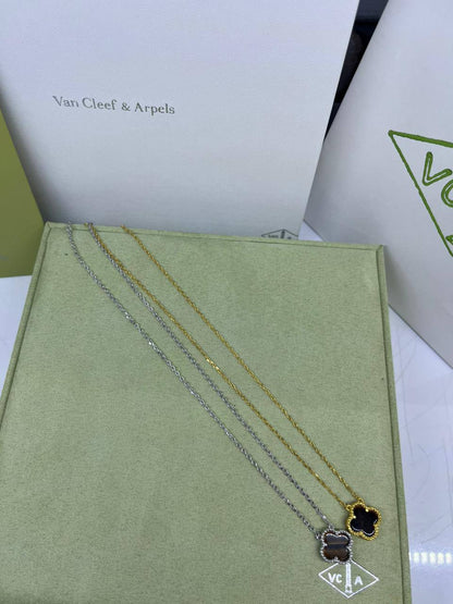 VcA
Necklace
40 dhs🪙🌨️

Zain263
♥️♥️♥️
