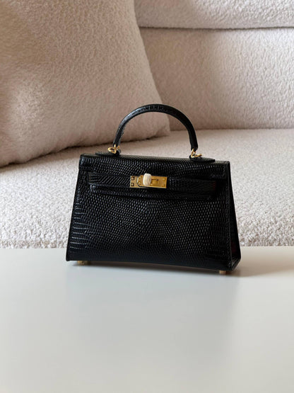 Hermes
minikelly 19cm💥Master quality ✅with box📦
610 dhs❣️

Zain52
♥️♥️♥️