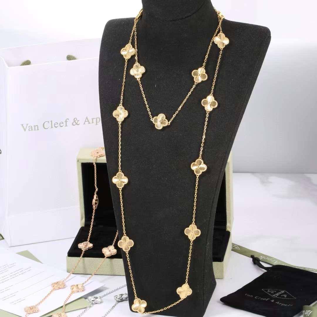 VCA 20 Flower
LONG NECKLACE 
VCA 
230 DHS🇦🇪🇦🇪
WITH GOOD BOX AND PAPER BAG
GOLD,ROSE GOLD, SILVER, AVAILABLE

Zain89
♥️♥️♥️