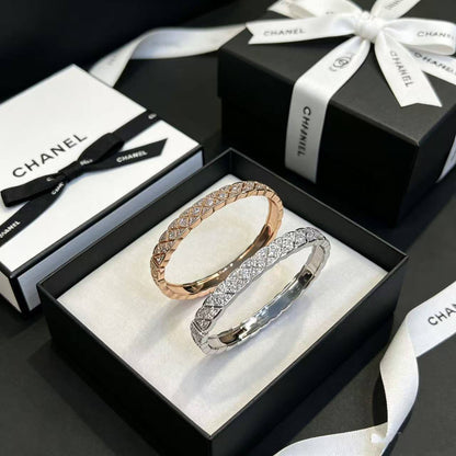 Chanel Bangle
Rose gold & Silver 👈
*Master Quality* 🦋

*110* AED normal box 📦

Zain48
♥️♥️♥️