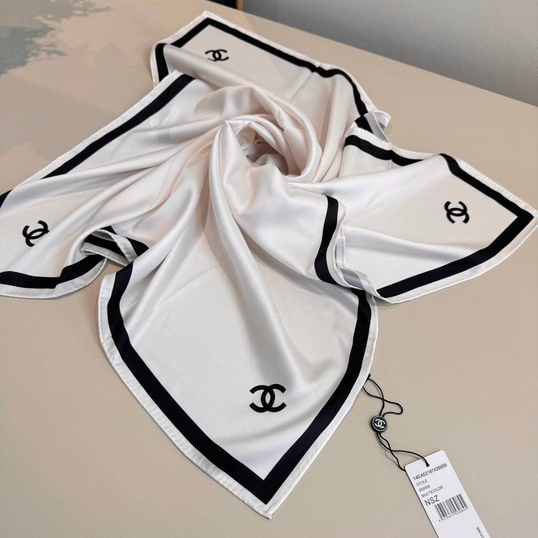 💙 CHANEL SCARF 💙
💙*VIP QUALITY*💙
💙*100% SILK*💙
320 dhs💛

Zain281
♥️♥️♥️