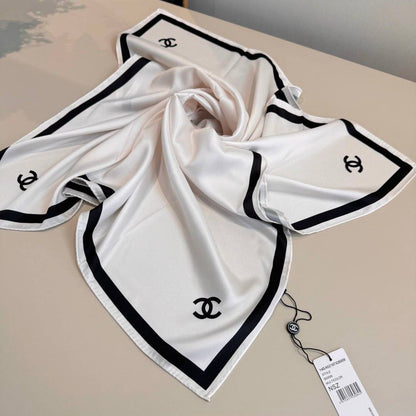 💙 CHANEL SCARF 💙
💙*VIP QUALITY*💙
💙*100% SILK*💙
320 dhs💛

Zain281
♥️♥️♥️