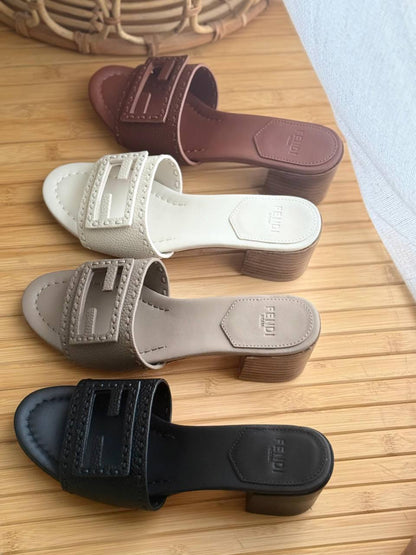Fendi
*AAA Quality*
𝗦𝗶𝘇𝗲 𝟯𝟲 𝘁𝗼𝗼 𝟰𝟭 
400 dhs💓

Zain302
♥️♥️♥️