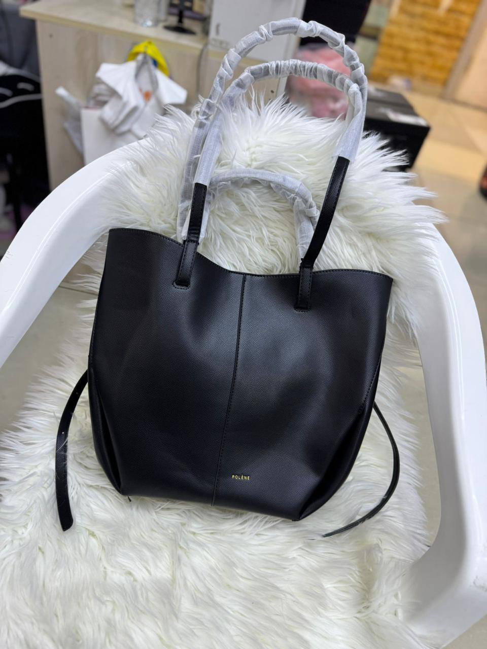 ❤️ Polene Toute
1️⃣ First quality 
Size : 50 ~ 45 * 30 cm
95 dhs✅

Zain115
♥️♥️♥️
