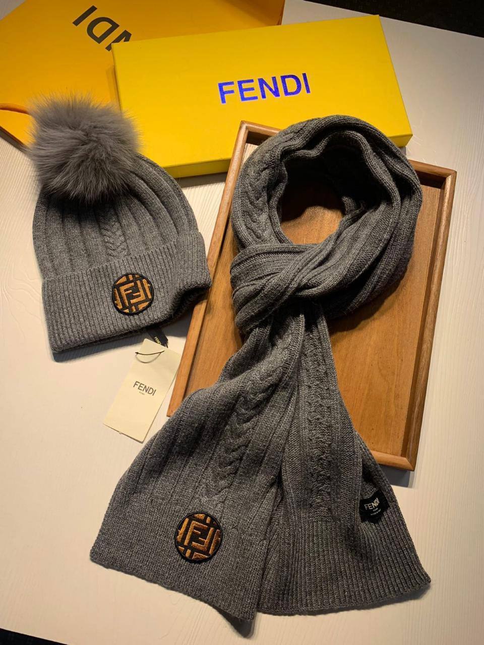 New collections
*Fendi  🇮🇹 Set* 🧣
*super master quality* 💯
350 dhs✅✅

Zain335
♥️♥️♥️