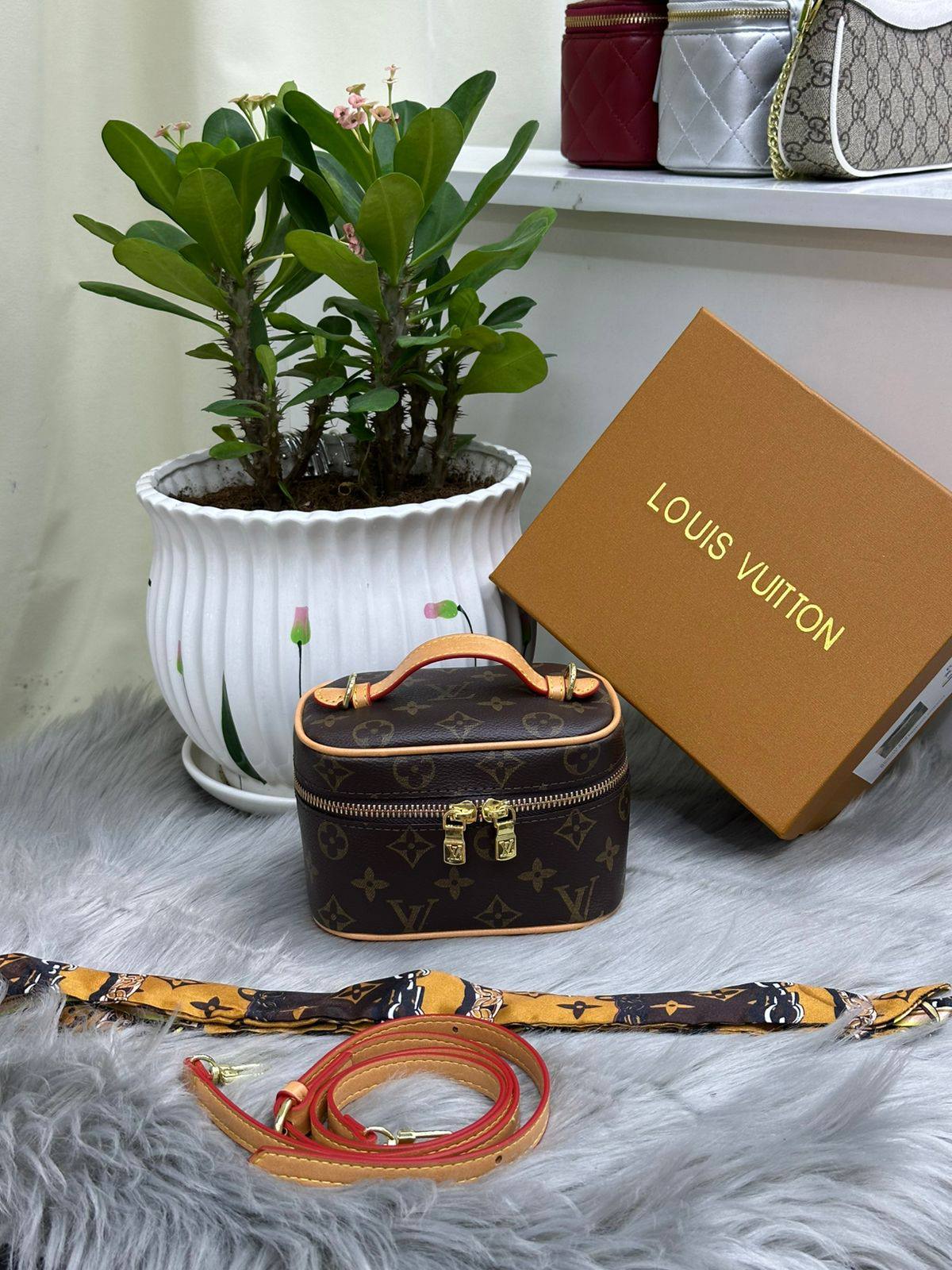 LV
SIZE       

25cm
100 dhs🪙🌨️

20 cm  
95 dhs🪙🌨️

15 cm  
90 dhs🪙🌨️

Zain244
♥️♥️♥️