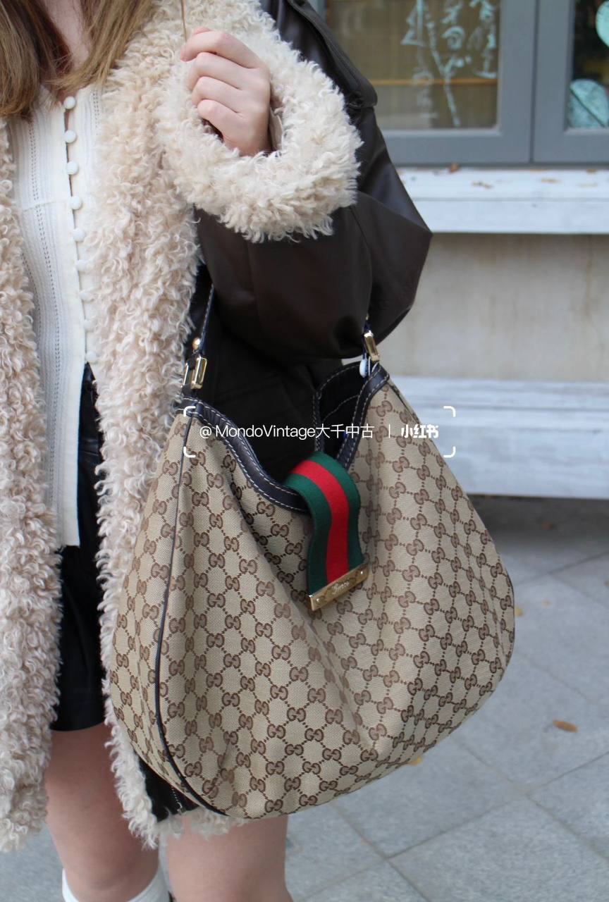 GUCCI 
 HIGH QUALITY 
120 dhs✅

Zain295
♥️♥️♥️
