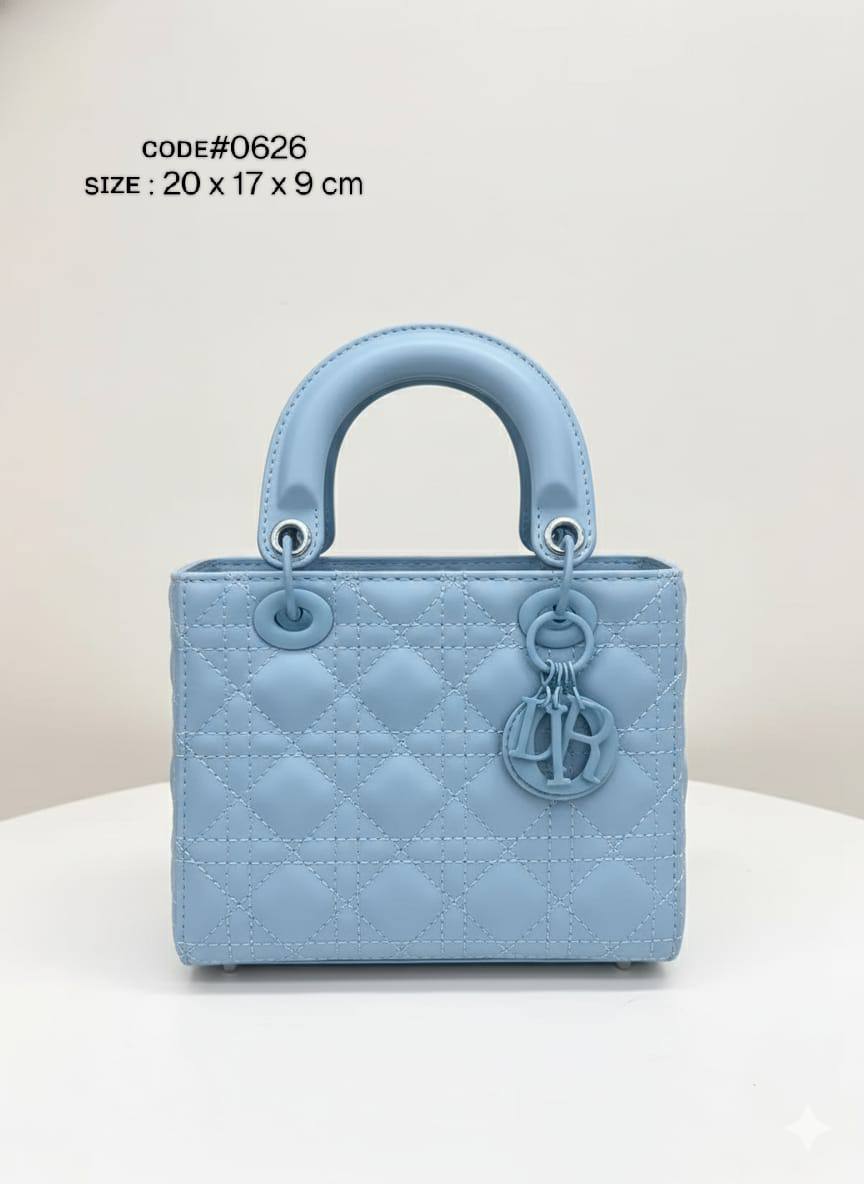 CHRISTIAN LADY DIOR
ᴍᴀᴛᴛᴇ ʟᴇᴀᴛʜᴇʀ ᴍᴀᴛᴇʀɪᴀʟ
sɪᴢᴇ : 20 cm

70 dhs🪙💕

Zain31
♥️♥️♥️