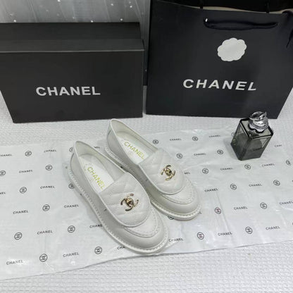Chanel
Size 36-41
130 dhs🪙🌨️

Zain40
♥️♥️♥️