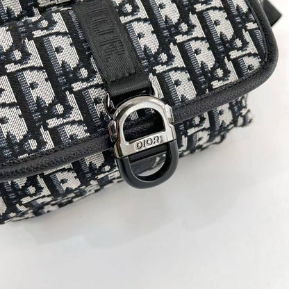DIOR
Size  38×17×10cm
85 dhs💓

Zain04
♥️♥️♥️
