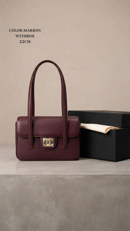 Chanel ᴛᴏᴘ ʜᴀɴᴅʟᴇ ғʟᴀᴘ
ᴡɪᴛʜʙᴏx
ʟᴇᴀᴛʜᴇʀ
sɪᴢᴇ:22ᴄᴍ
110 dhs✅

Zain56
♥️♥️♥️
