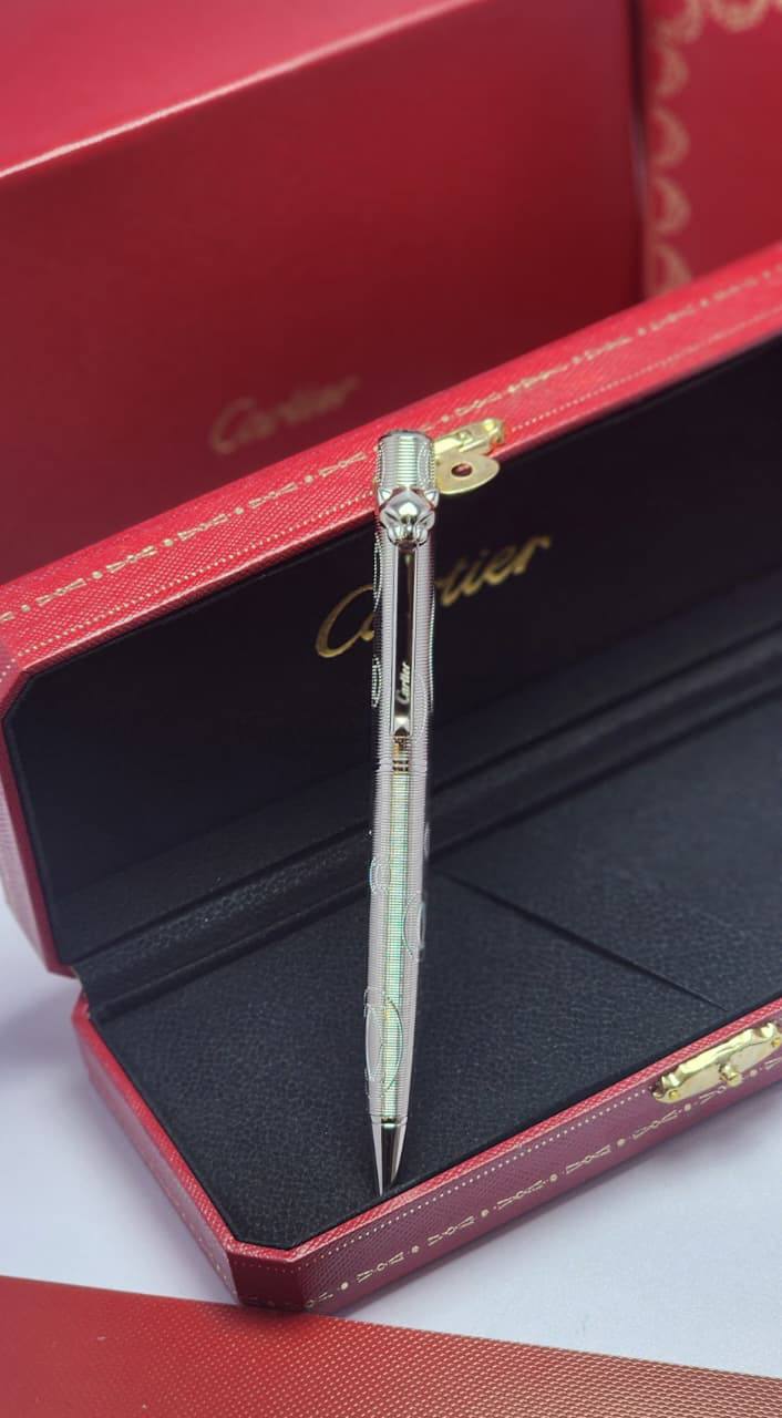Cartier 
pen master quality 
with box and paper bag 
🎁🎁🎁

95 dhs💓


Zain59
♥️♥️♥️