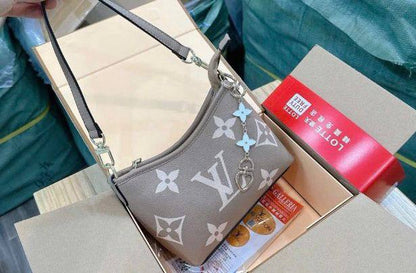 LV
with box
🎁🎁🎁

95 dhs🪙🌨️

Zain177
♥️♥️♥️