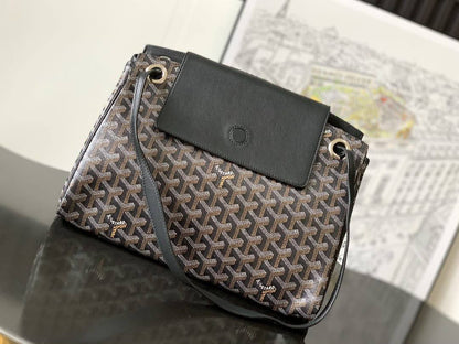 Goyard Rouette Souple Handbag✅*
*Size 31 cm*
For Price 👇 WhatsApp✅
0568585901 
0507557372
0552275751 Owner Zain 👌

Zain274
♥️♥️♥️
