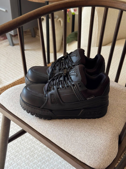 Louis Vuitton
vip quality
size: 40 to 46 
750 dhs🇦🇪🇦🇪

Zain185
♥️♥️♥️
