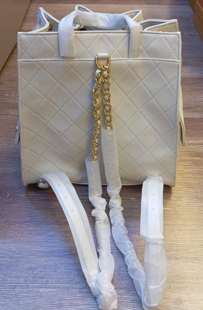 Chanel
Good quality 
120 dhs🪙🌨️

Zain186
♥️♥️♥️