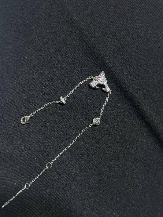 Cartier set* 🦋
Necklace 
Bracelet 
Earrings 
Master quality ☘️

180 dhs🪙🖤 normal box 📦

Zain48
♥️♥️♥️